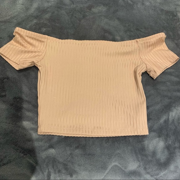 Light sandy pink over shoulder crop top - Picture 2 of 4